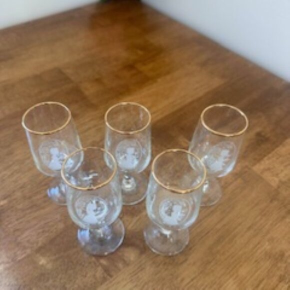 Set of 5 Vintage Etched Girl‎ Motif Stemmed Sherry & Port Glasses with Gold Trim - Picture 4 of 6